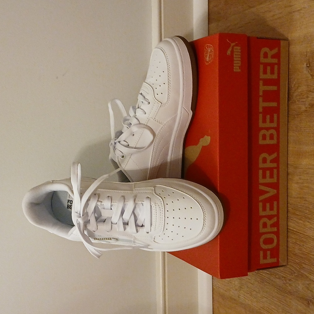 Puma size 6.5 - Caven 2.0 Jr